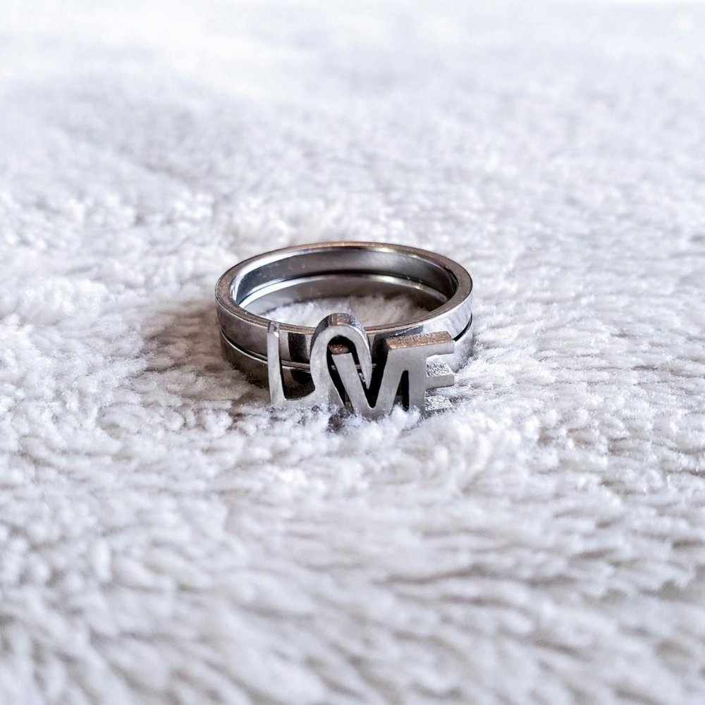 silver metal LOVE letters interlocking stacking double band rings set